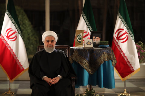 روحانی:مردم را امسال در "رفاه بیشتر" قرار می‌دهیم/ سال جدید، سال مهار تورم، متعادل کردن قیمت ارز و سال دوستی بیشتر با همه همسایگانمان است 