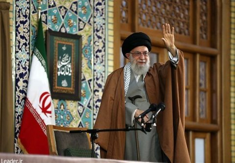 امام خامنه‌ای در حرم رضوی: کانال مالی اروپا شبیه یک «شوخی» است/ ملت در مقابل «تقی‌زاده‌های امروز» می‌ایستد

