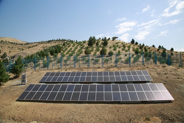 نیروگاه برق خورشیدی در بوستان کوهسار به بهره برداری رسید