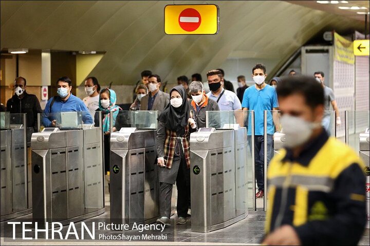 مسافران مترو تهران با وجود تعلیق طرح ترافیک کم نشدند