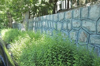   ایمن سازی  بدنه معابر منطقه۲ با احداث دیوار سنگی