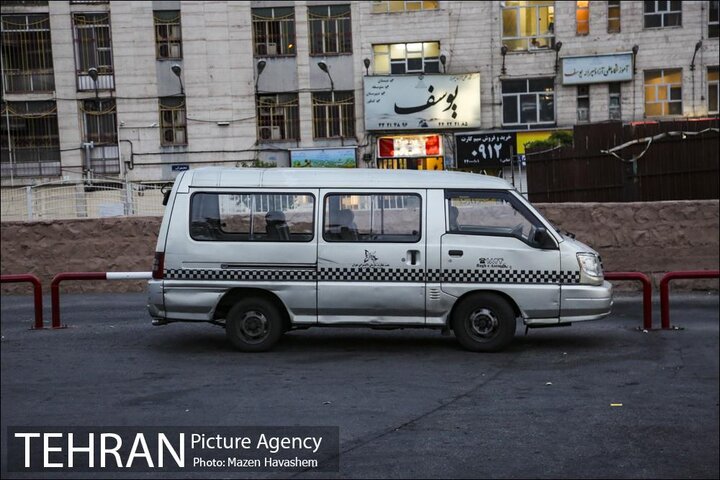سرویس‌رسانی ۱۰۰ دستگاه ون تاکسی در مراسم ارتحال امام خمینی(ره)