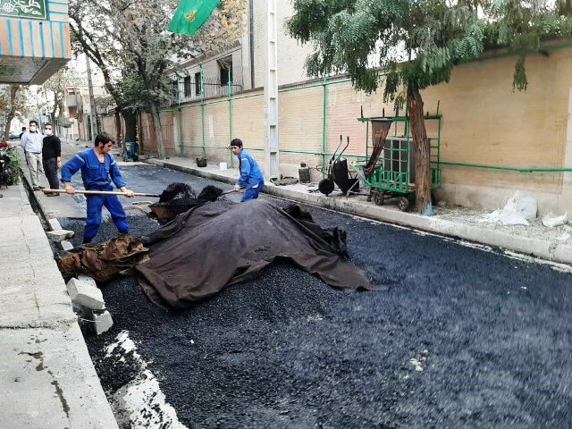 اجرای عملیات پخش آسفالت در گذرهای بافت های فرسوده کلید خورد