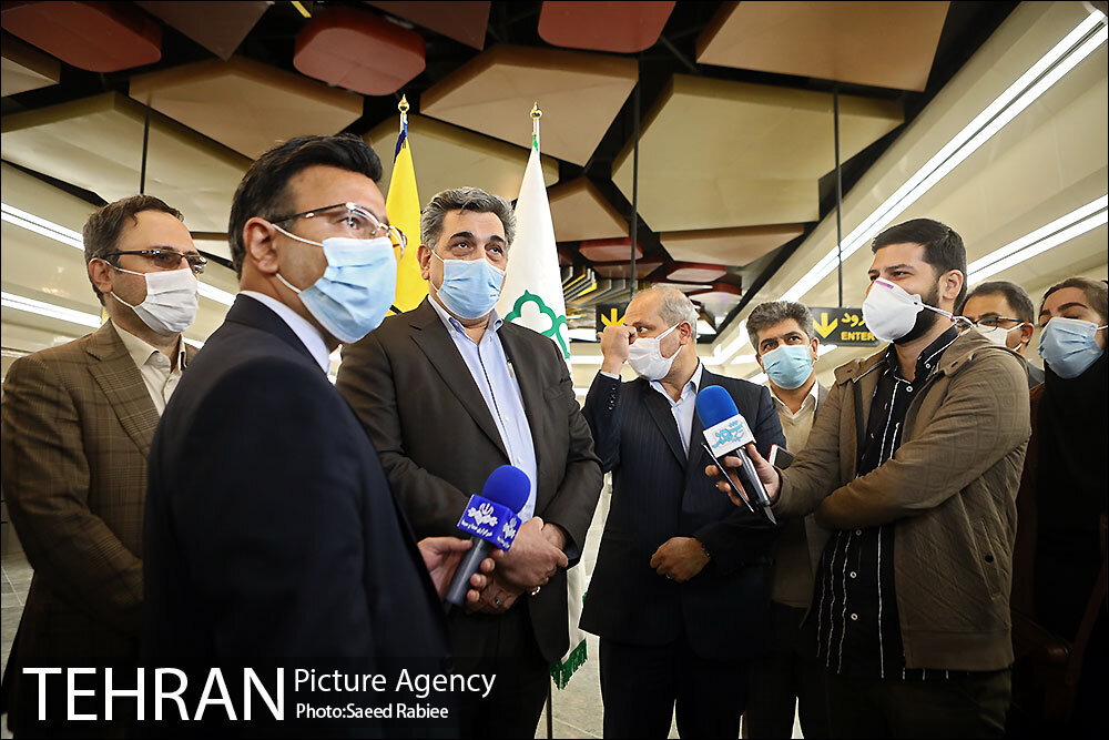 بازدید شهردار تهران از ایستگاه مترو برج میلاد