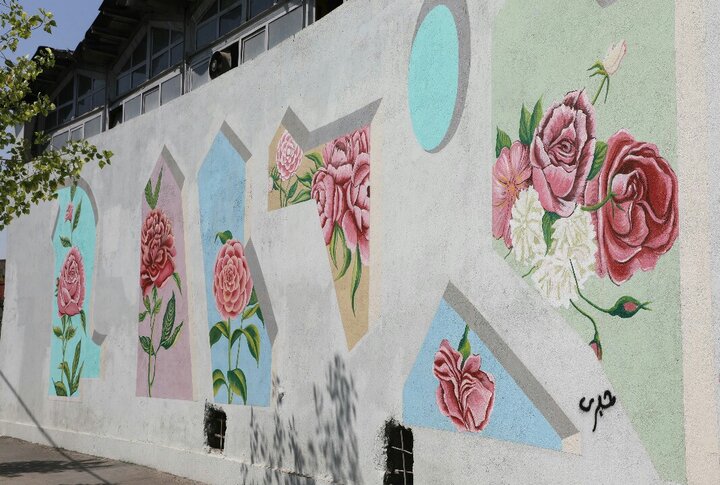 ۲۷ هزار متر مربع نقاشی دیواری و رنگ آمیزی پوششی در منطقه۱۳