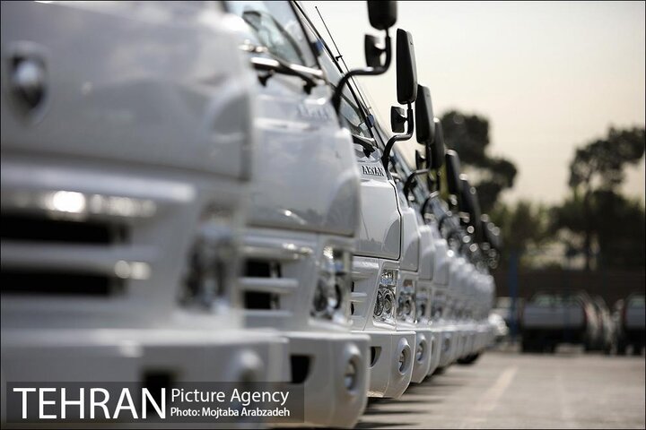 تحویل ۶۰ دستگاه اتوبوس و مینی بوس در مرحله سوم قرارداد با ایران خودرو