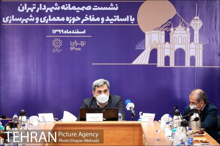 حناچی: مدیریت شهر باید بر مدار تخصص بچرخد نه سیاست