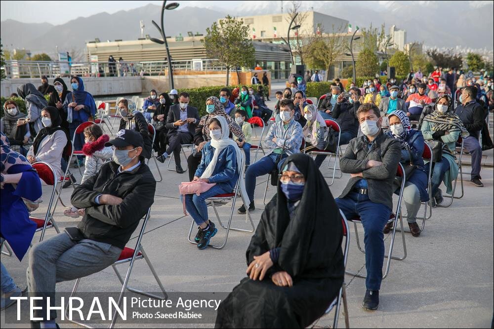 اجرای گروه موسیقی کوکری در برج میلاد تهران