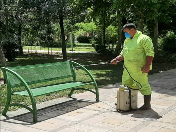 شست وشوی روزانه فضاهای سبز شهری در منطقه ۱۵