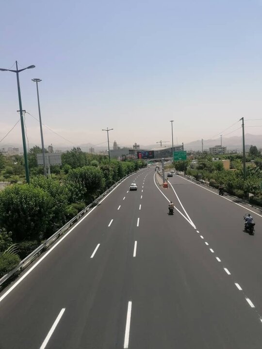 اجرای ۱۰۰۰۰ متر خط کشی محوری در بزرگراه نیایش 
