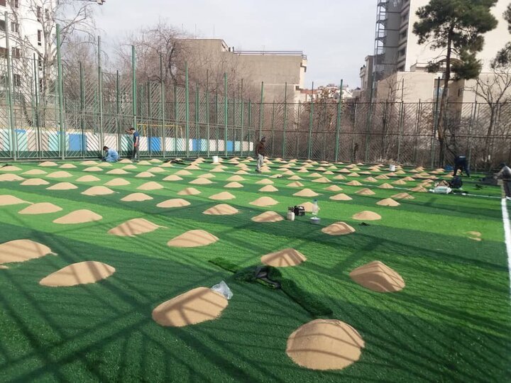 زمین های چمن ورزشی محلات شمال تهران نوسازی شد