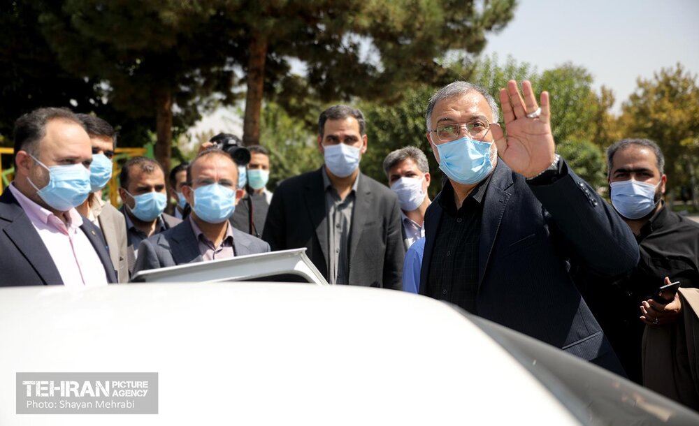 بازدید شهردار تهران از مراکز واکسیناسیون