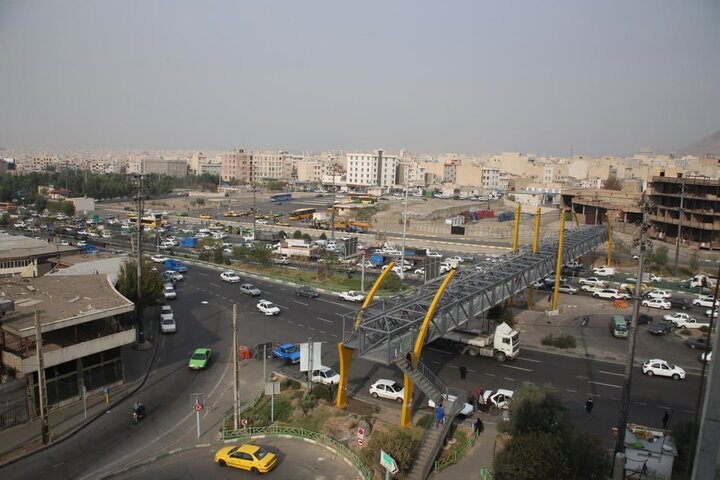نصب عرشه پل دوقلوی میدان ثامن در منطقه ۱۵