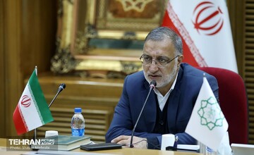 نشست-بررسی-آسیب-های-اجتماعی-با-حضور-شهردار-تهران-3.jpg