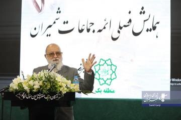بازگشت روحیه انقلابی به جامعه با تقویت مساجد امکان‌پذیر است