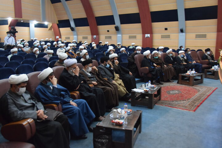برگزاری نشست ائمه جماعات منطقه ۲۰ با رویکرد تبیین مکتب شهید سلیمانی