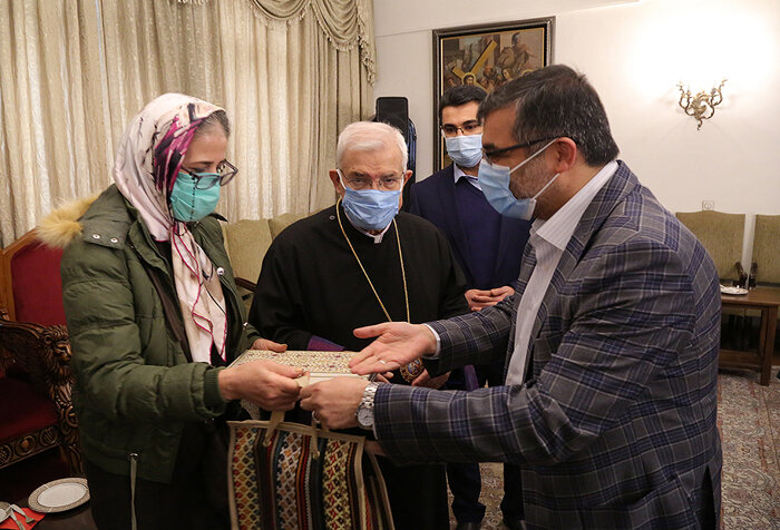   شهردار منطقه ۶ با اسقف اعظم خلیفه ارامنه تهران دیدار کرد