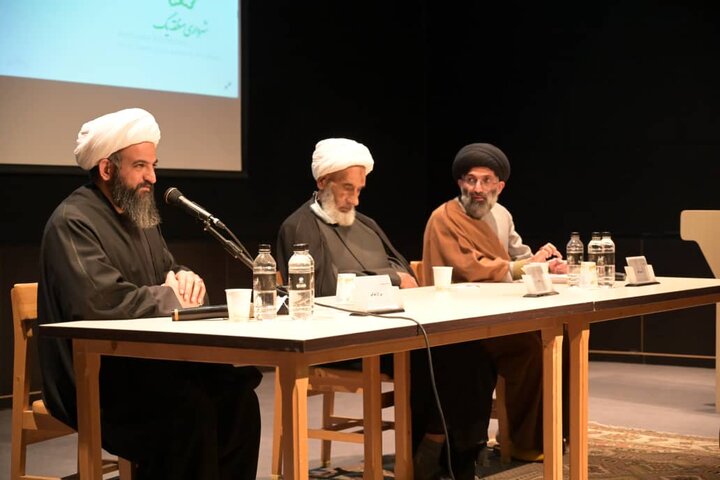 بیان ساده تعالیم دینی به نوجوانان و جوانان یک راه مقابله با جریان‌های انحرافی است