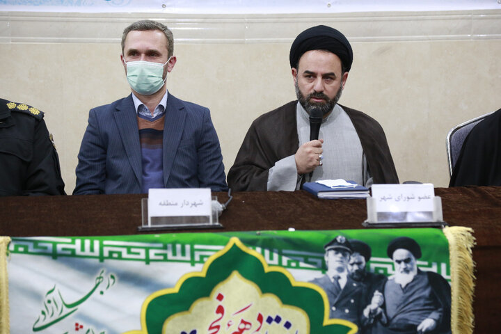 برپایی میز خدمت در محله گلشن