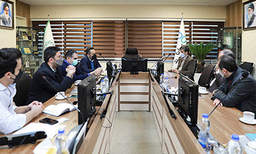 تلاش برای جلب اعتماد رانندگان و مسافران برای پرداخت الکترونیک کرایه تاکسی 