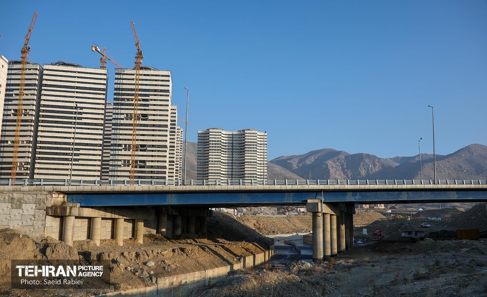 بازگشایی پل تقاطع غیرهمسطح بزرگراه شهید همدانی با رودخانه وردآورد