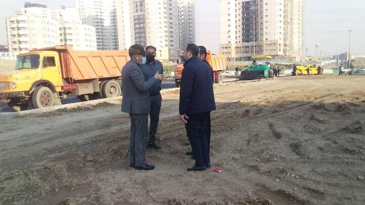 بازپیرایی فضای سبز حاشیه بزرگراه آزادگان