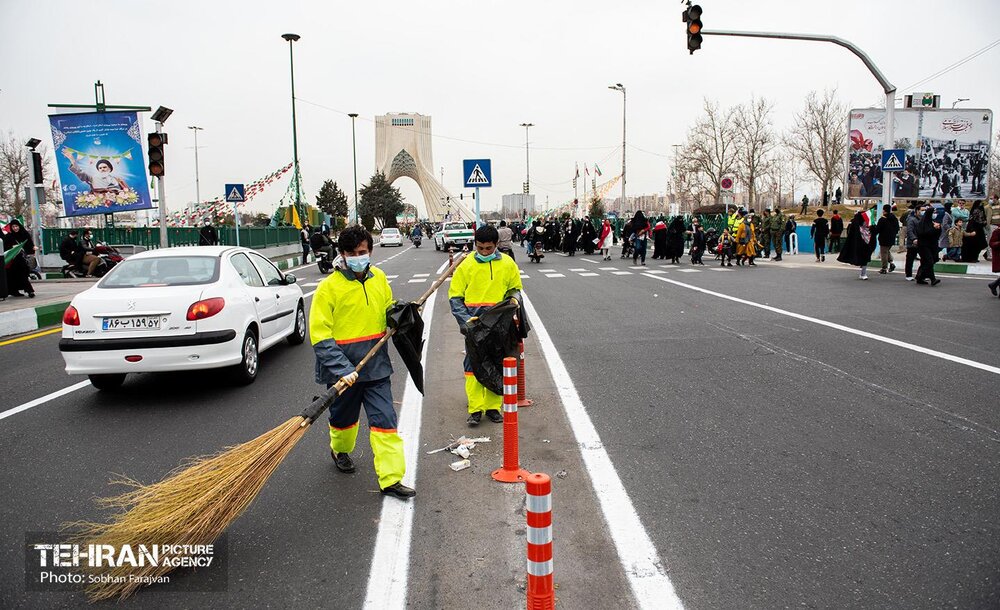 خدمات شهرداری تهران در پایان راهپیمایی ۲۲ بهمن