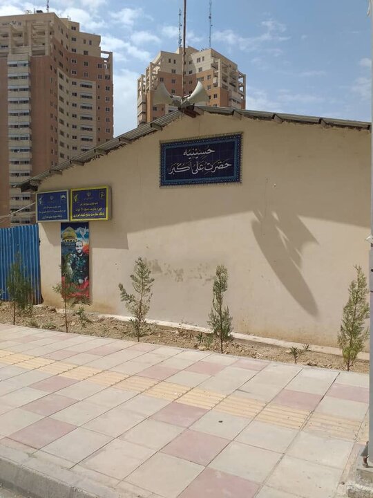 رنگ‌آمیزی ۳ هزار مترمربع دیوار شهری در منطقه ۲۲