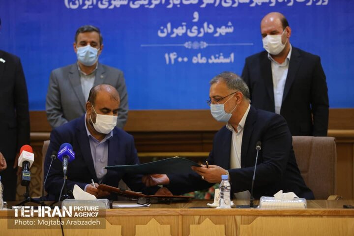 تفاهم‌نامه مشترک وزارت راه و شهرداری تهران برای ساخت ۱۳۰ هزار واحد مسکونی امضا شد