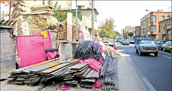 رفع سد معبر ساختمانی و ایمن‌سازی حصارهای کارگاهی در منطقه ۳ 