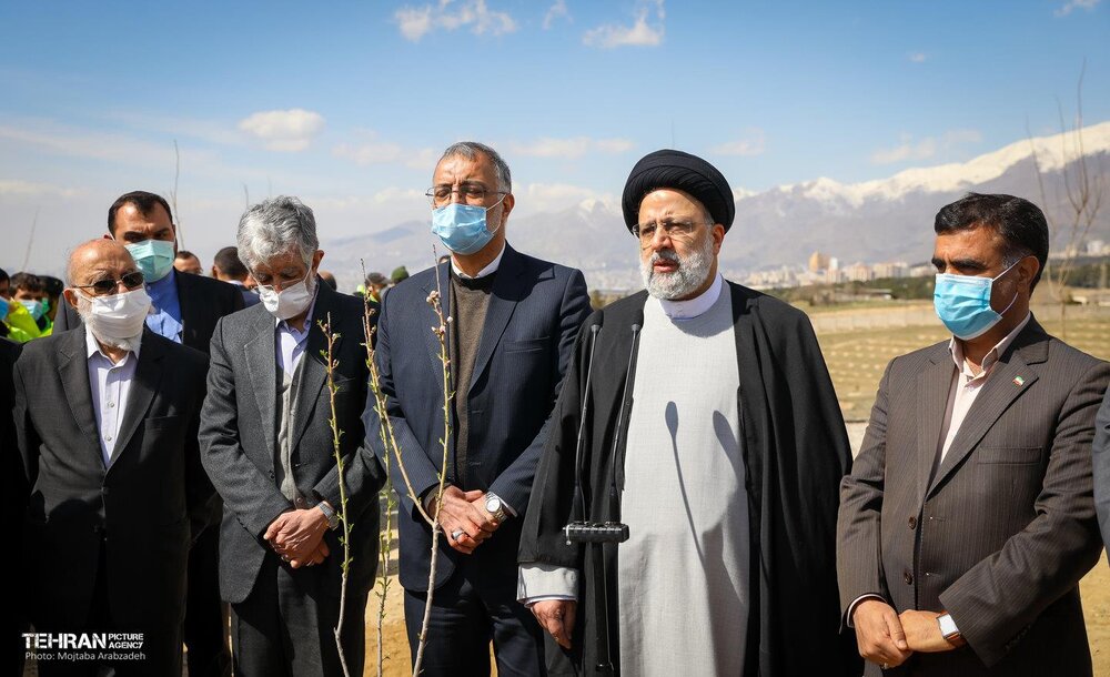 آیین نهال کاری شهردار تهران و رئیس جمهور به مناسبت روز درختکاری