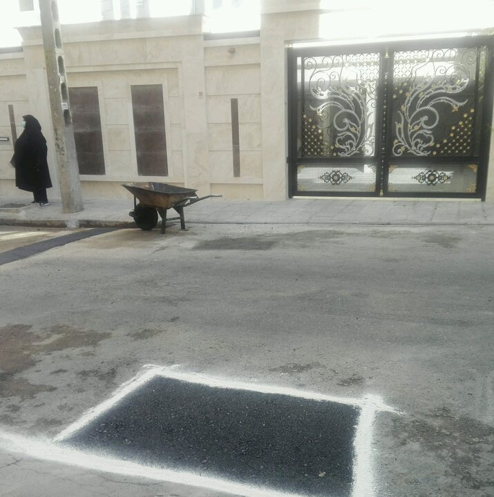 رفع ۳۴ نقطه ناهموار و نامناسب در معابر هفتگانه منطقه ۱۵
