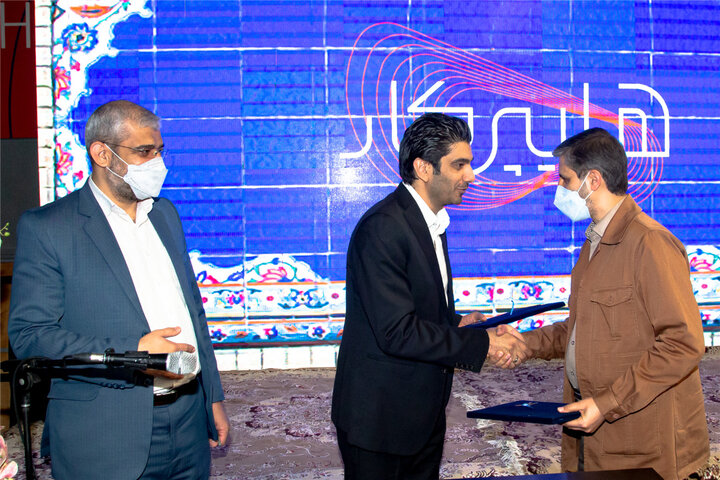انعقاد تفاهم‌نامه سازمان تاکسیرانی، وزارت صمت و هایپرکار برای تامین قطعات تاکسی‌ها 