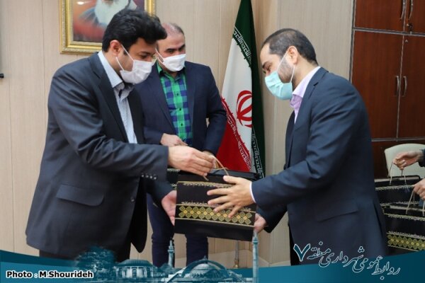 مراسم تقدیر از فرزندان شهدای شاغل در منطقه ۷ برگزار شد