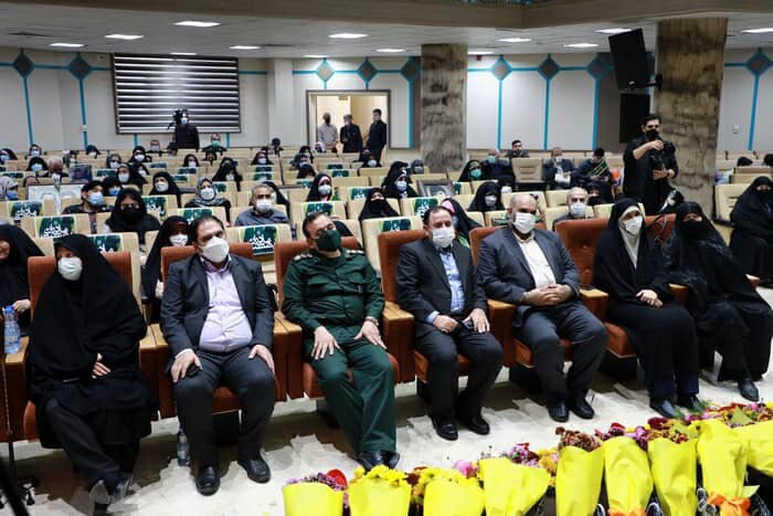 برگزاری آیین تجلیل از مادران شهدا در منطقه ۸