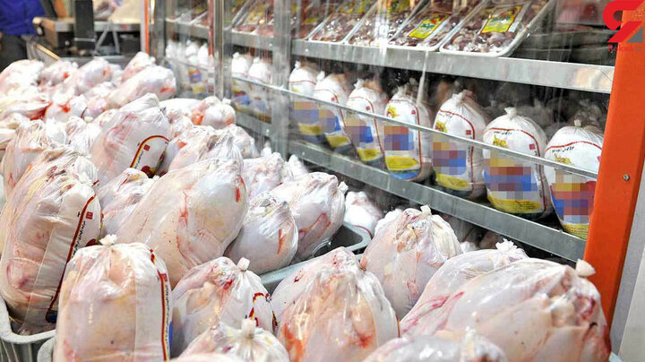 فعالیت شبانه‌روزی «میدان بهمن» برای تأمین گوشت مرغ مورد نیاز ۱۳ فروردین 