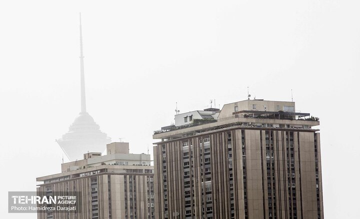 اینفوگرافیک | هوای تهران؛ امسال آلوده‌تر از پارسال / در ۶ ماهه ابتدایی سال چه آلاینده‌هایی را نفس کشیدیم