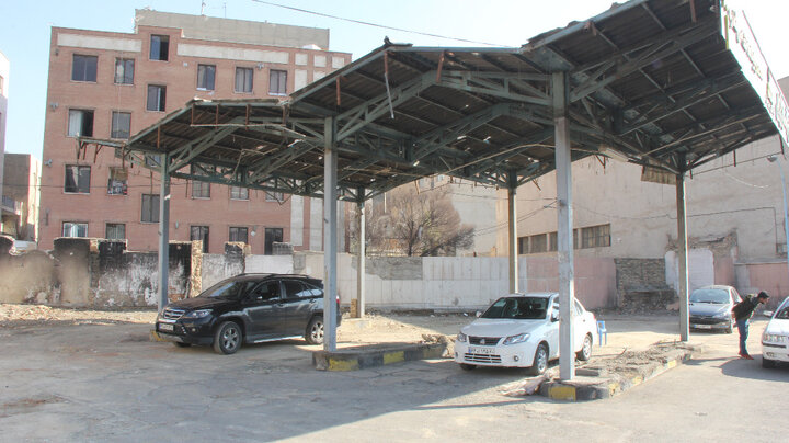 پمپ بنزین قدیمی در بزرگراه آیت الله سعیدی تخریب شد