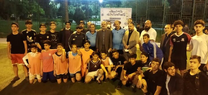 بازدید وزیر کشور از مسابقات مینی فوتبال جام رمضان منطقه ۱۲