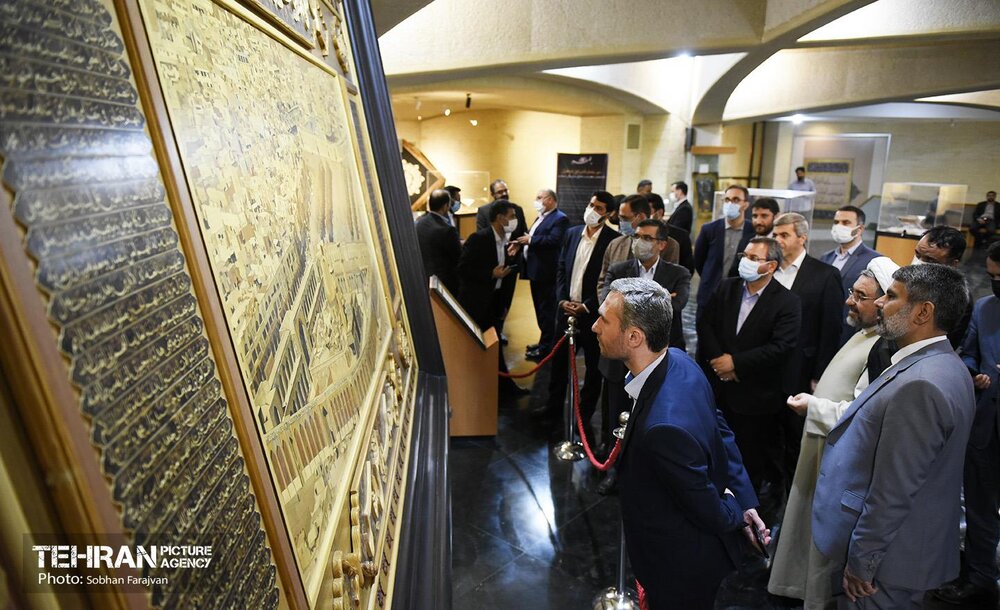 بازدید شهرداران مناطق و رییس حراست کل شهرداری تهران از موزه قرآن