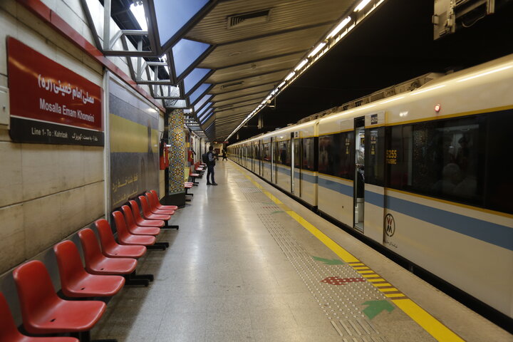 خنک مثل مترو/ شهر زیر زمینی تهران ۱۰ تا ۱۵ درجه خنک‌تر از خیابان
