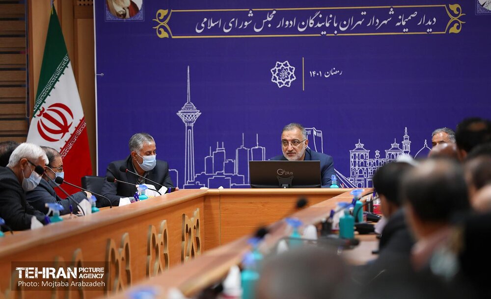 دیدار صمیمانه نمایندگان ادوار مجلس شورای اسلامی با شهردار تهران