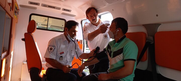 خدمات‌رسانی تیم‌های فوریت‌ پزشکی شرکت شهر سالم به نمازگزاران عید فطر