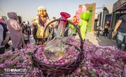 جشنواره گل و گلاب در دریاچه چیتگر برگزار می‌شود