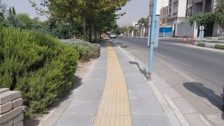مناسب‌سازی پیاده‌رو ۱۴ معبر و ۷ بوستان در منطقه ۲۲