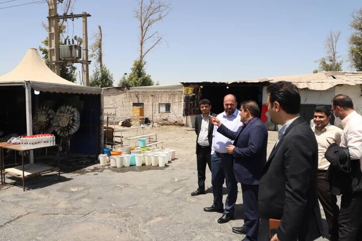 ساماندهی دستفروشان حاشیه بزرگراه هاشمی/ بازپیرایی و بازسازی بازار جوادالائمه در دستور کار قرار گرفت