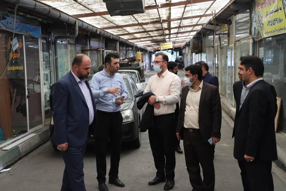 ساماندهی دستفروشان حاشیه بزرگراه هاشمی/ بازپیرایی و بازسازی بازار جوادالائمه در دستور کار قرار گرفت