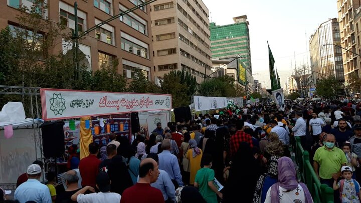 نظافت مستمر مسیر ۱۰کیلومتری جشن بزرگ غدیر توسط ۶۰۰ پاکبان