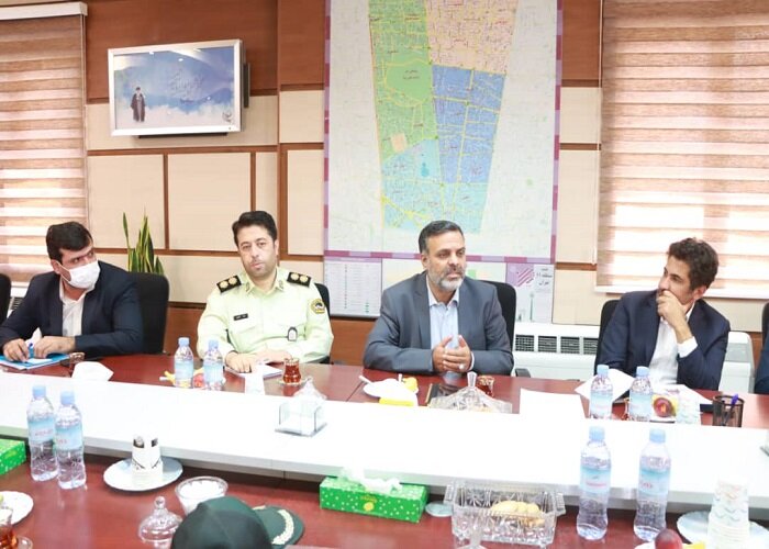 پدیده دستفروشی حاصل کم‌کاری دستگاه‌ها در حوزه اشتغال‌زایی است 