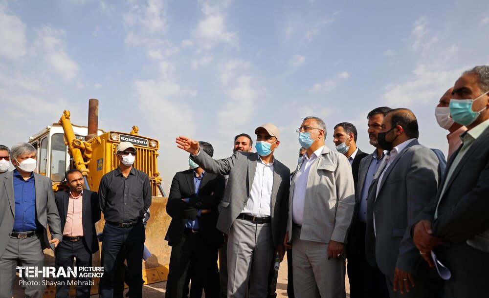 کلنگ‌ زنی پروژه بزرگراه شهید شوشتری با حضور شهردار تهران